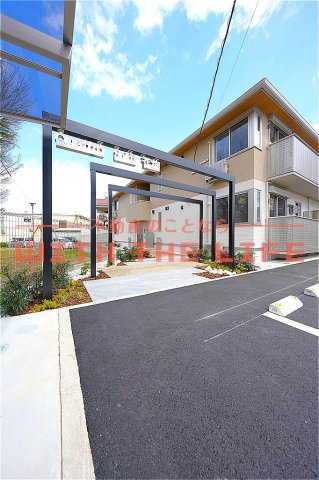 エントランス　ゆとりのあるエントランスです