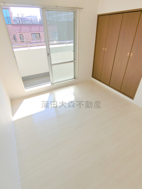 居室・リビング　南向きの洋室6.1帖