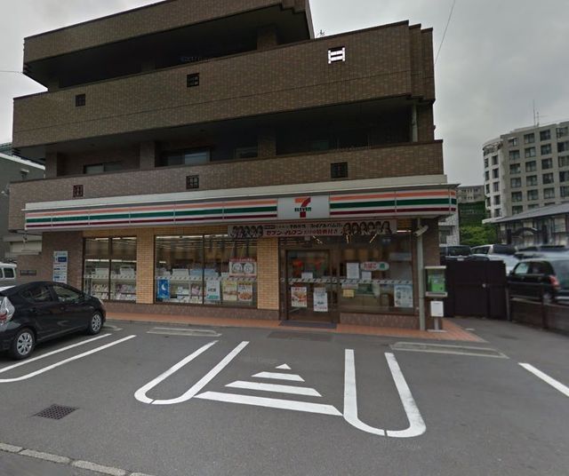 コンビニ　セブンイレブン横浜荏田町店（コンビニ）まで370m