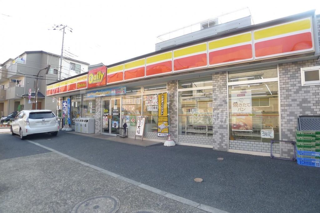コンビニ　デイリーヤマザキ足立北綾瀬店（コンビニ）まで430m