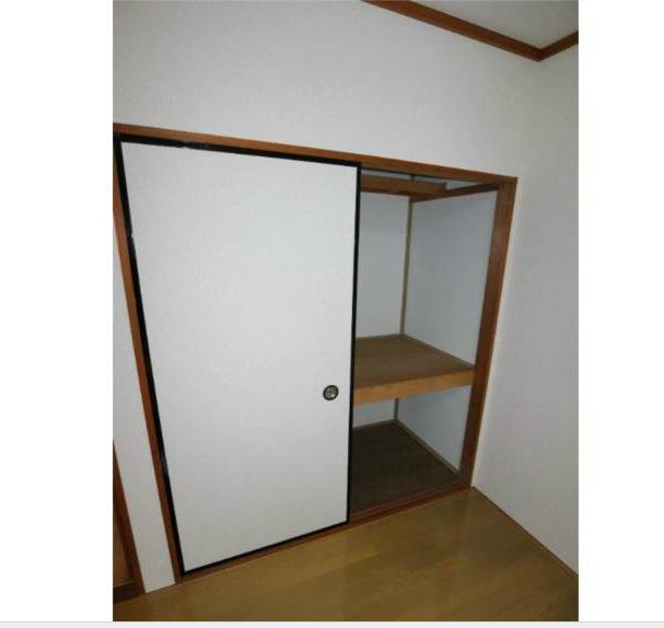 収納　各居室には収納付き。