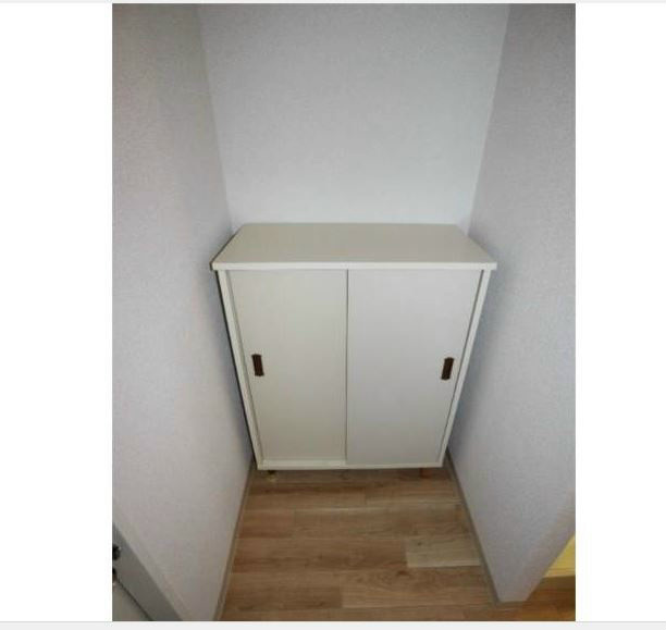 玄関　玄関にはシューズボックス。