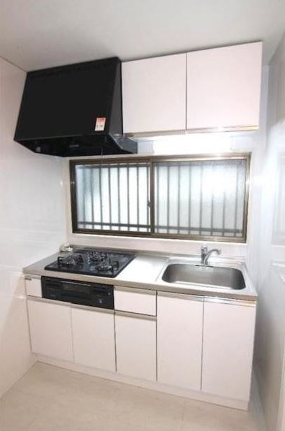 キッチン　ガスコンロ可能なシステムキッチン。