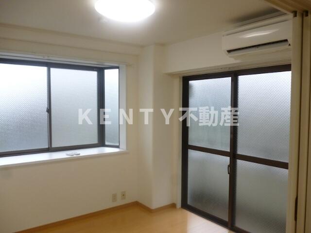 居室・リビング　ゆったり過ごせる居間です