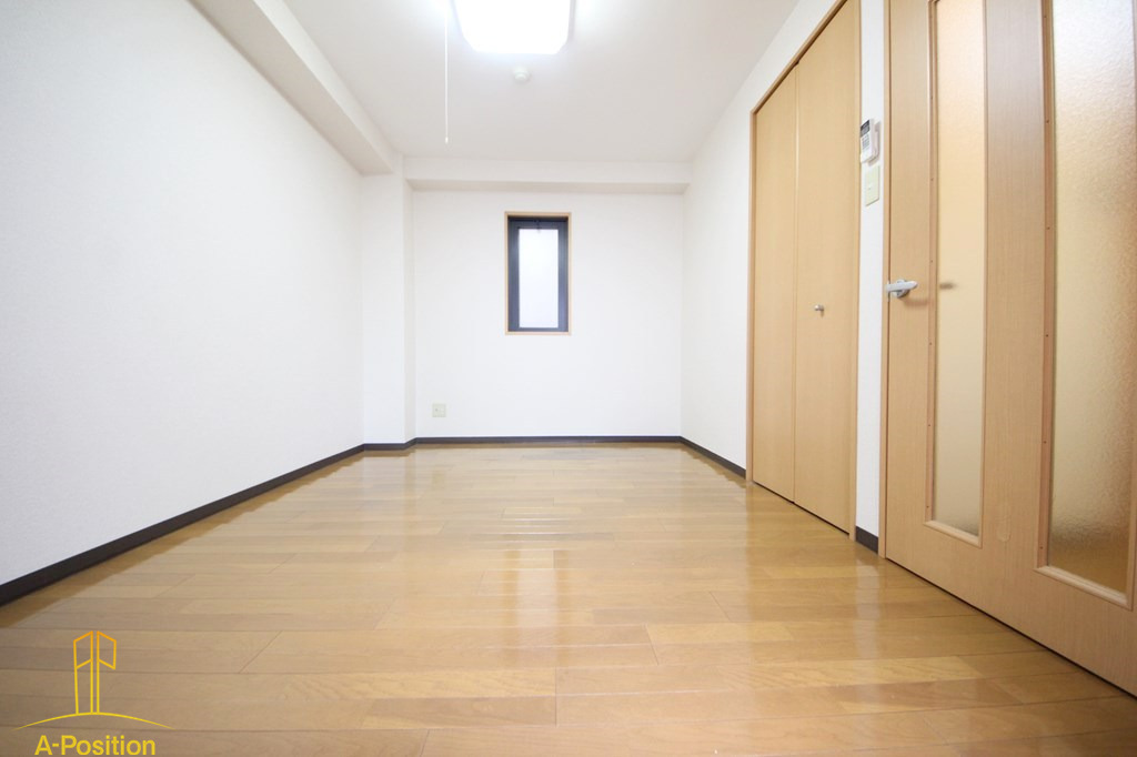 居室・リビング　サーペント中津