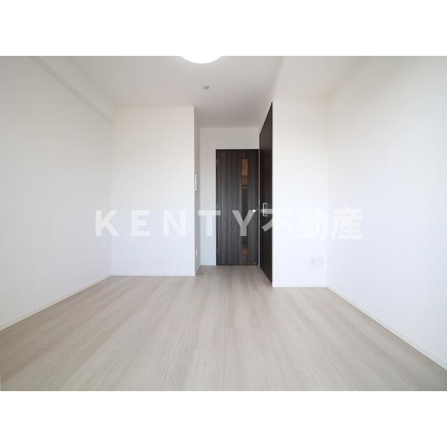 その他部屋・スペース　広くて明るい寝室