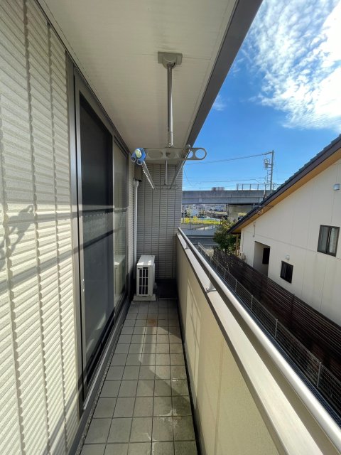 バルコニー　※写真は２０１号室です