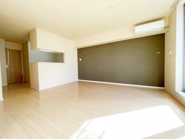 居室・リビング　※写真は２０１号室です