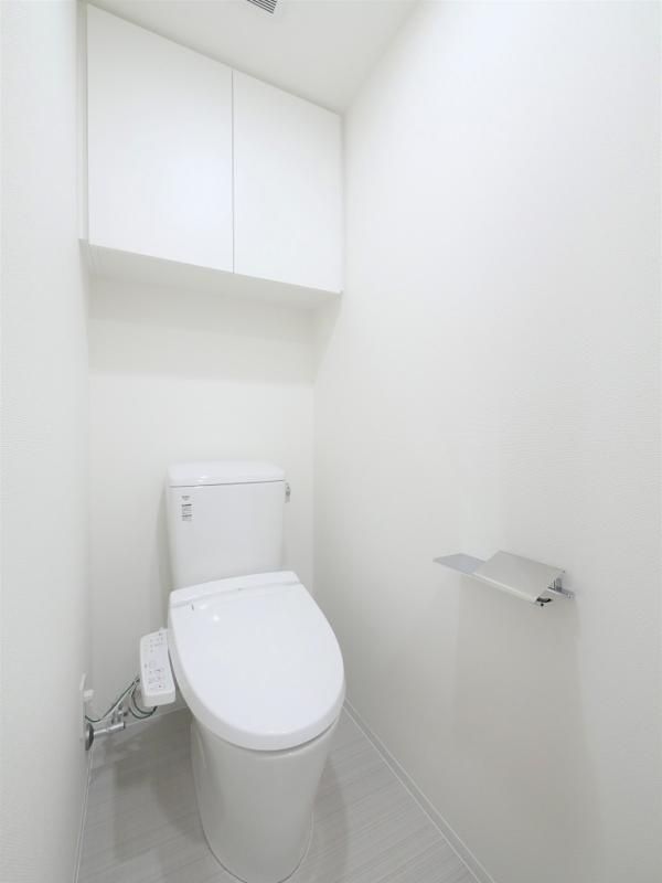 トイレ　落ち着いた色調のトイレです♪