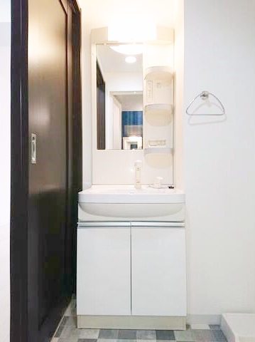 洗面設備　身支度に便利な洗面台！