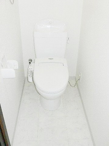 トイレ　嬉しい温水洗浄便座付き♪