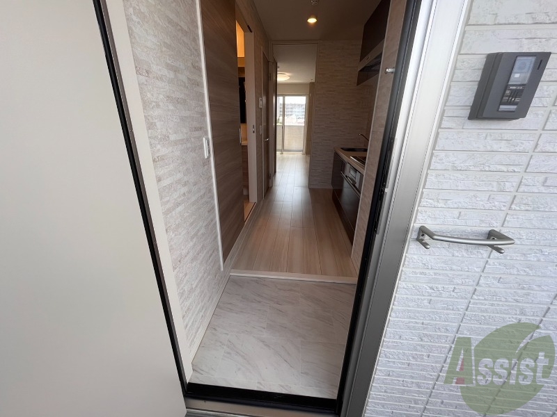 収納　仕事から帰って迎えてくれるのはスタイリッシュな玄関です。