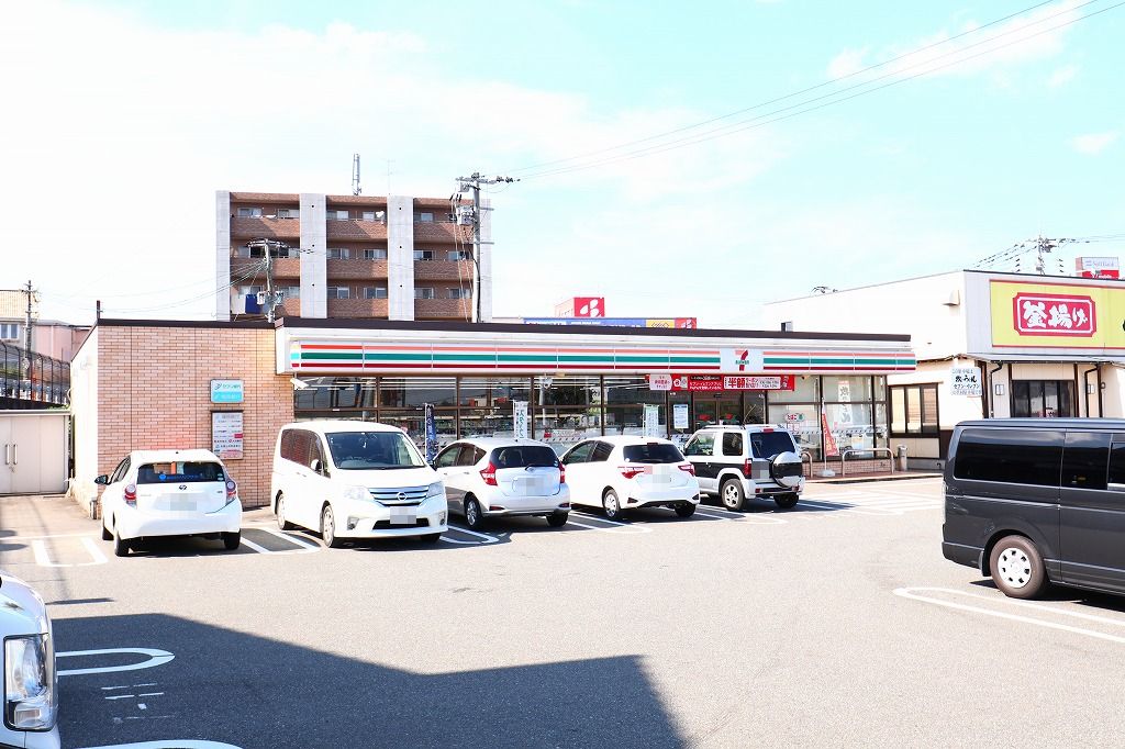 コンビニ　セブンイレブン 太宰府向佐野4丁目店（コンビニ）まで305m