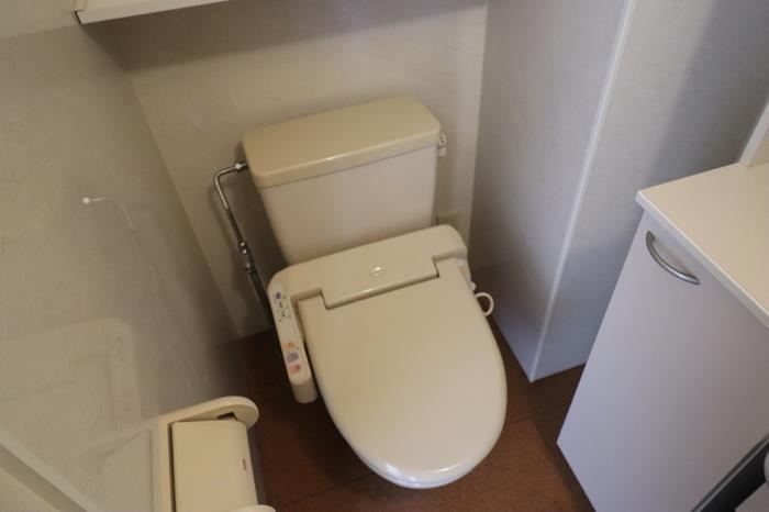 トイレ　温水洗浄便座