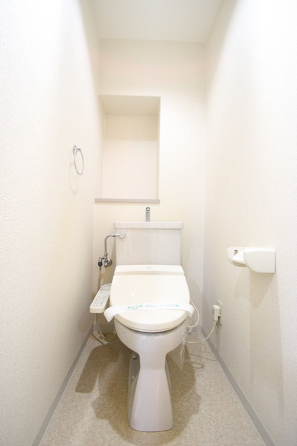 トイレ　同タイプ別室の参考写真です。※現況優先