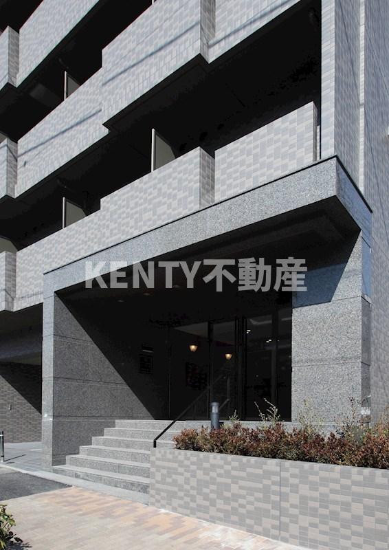 エントランス　落ち着いたエントランスです