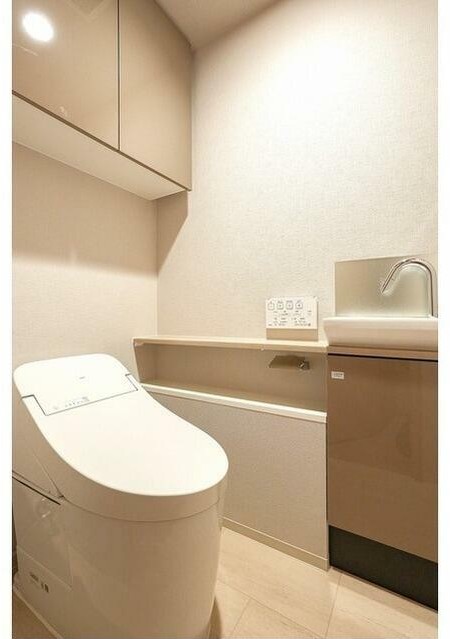 トイレ　嬉しい温水洗浄便座♪