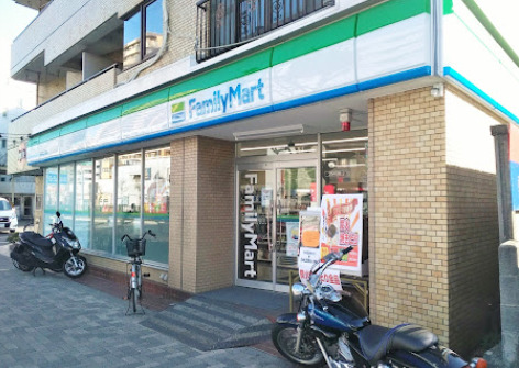 コンビニ　ファミリーマート 萩中三丁目店（コンビニ）まで372m