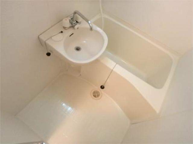 バス・シャワールーム　もちろんバス、トイレ別タイプ