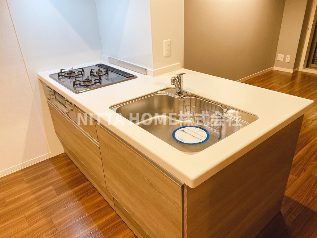 キッチン　３口コンロ＆グリル付き♪お料理もすぐに始められます♪