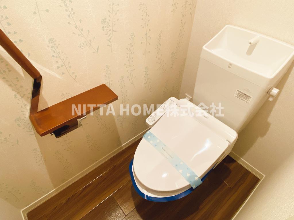 トイレ　ウォシュレット付きのトイレです＊