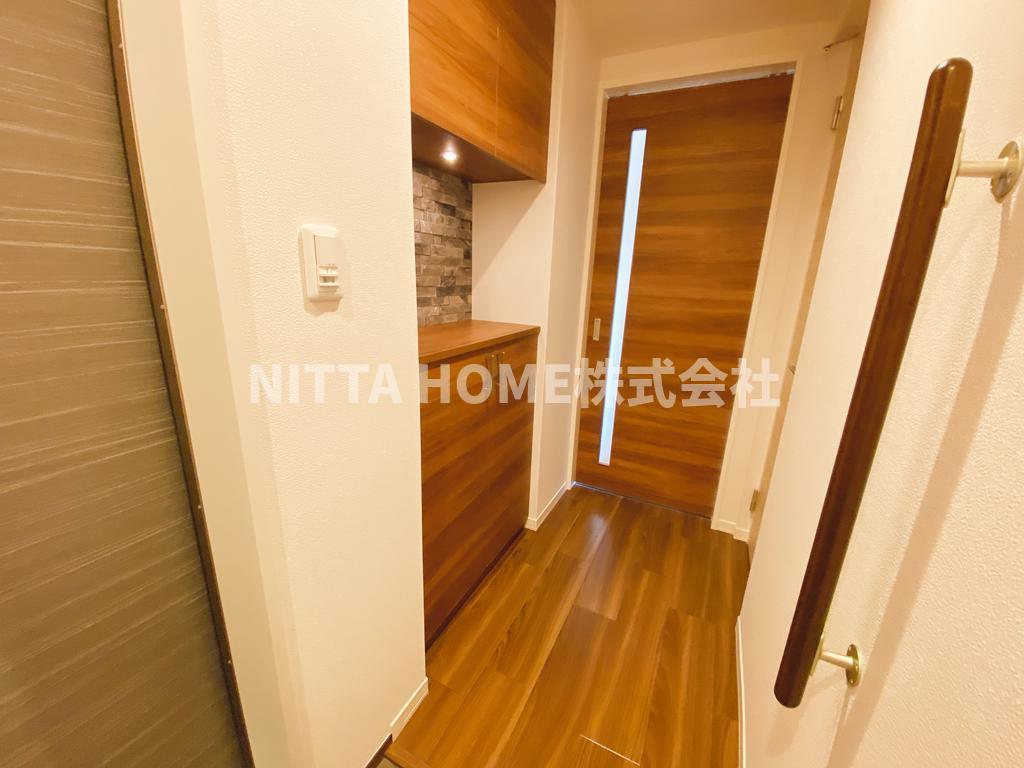 玄関　シューズボックスの付いたきれいな玄関です＊