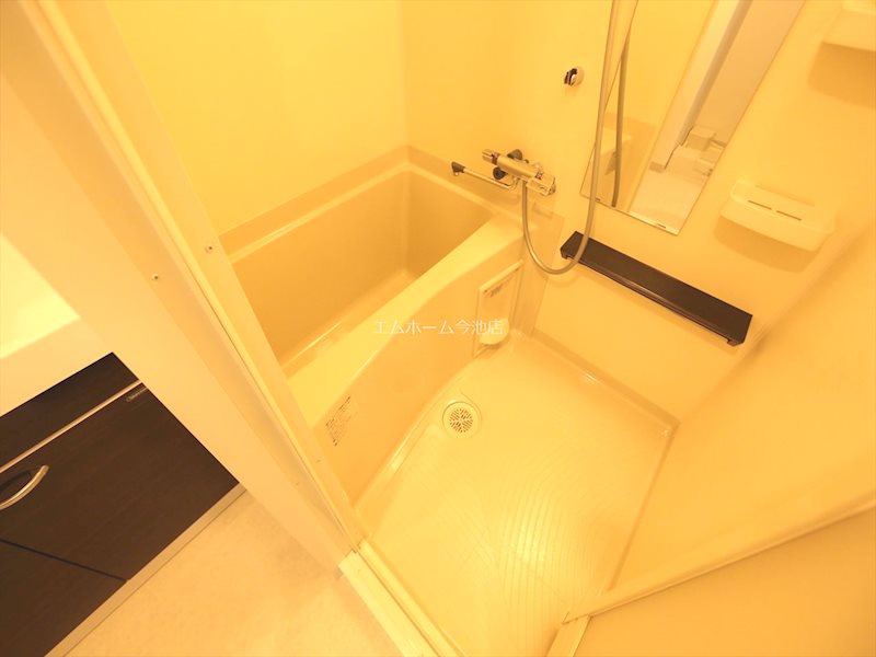 バス・シャワールーム　浴室暖房乾燥機能付バス