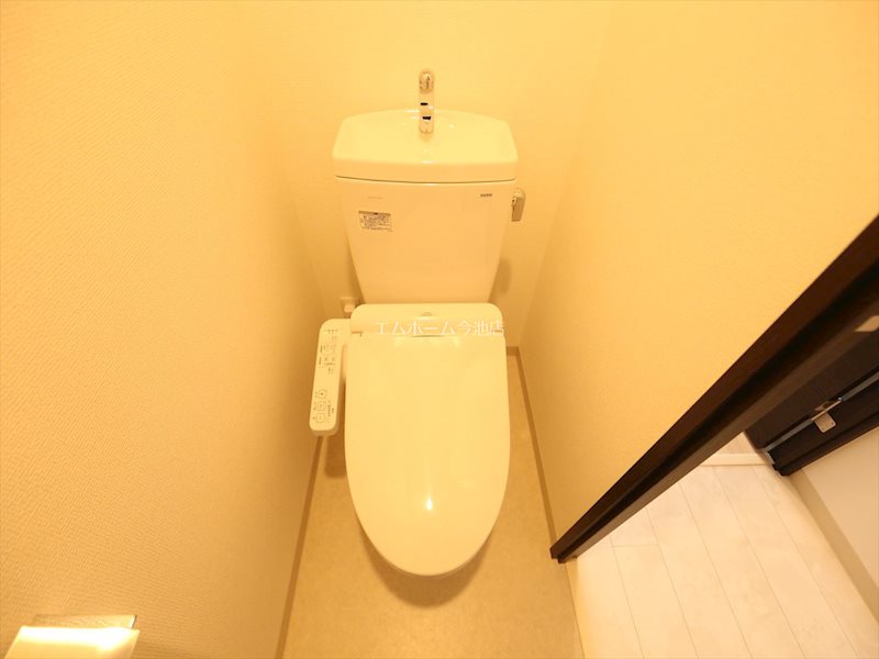 トイレ　温水洗浄便座機能付バス
