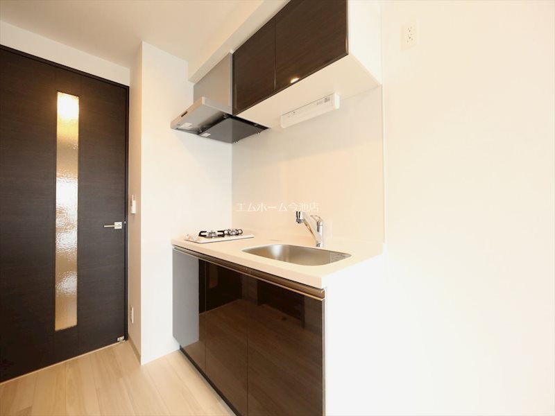 キッチン　システムキッチン（ガス2口コンロ付）