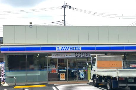 コンビニ　ローソン足立加平インター店（コンビニ）まで395m