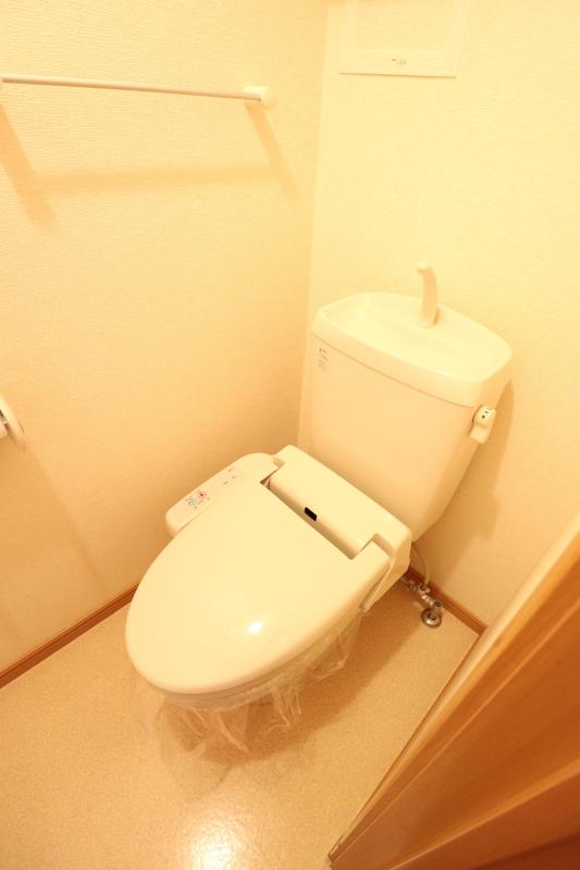トイレ　温水洗浄便座付きトイレ
