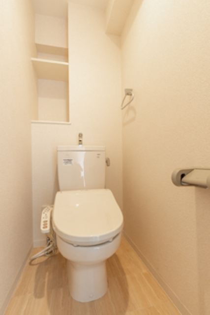 トイレ　※写真は同タイプ住戸です。