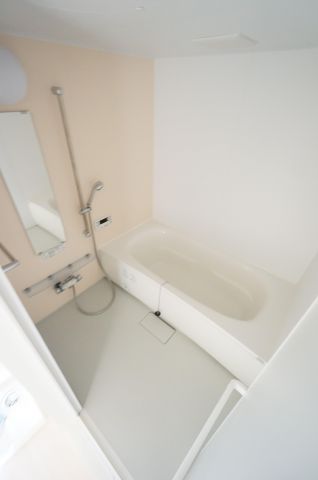 バス・シャワールーム　※同タイプの写真です。