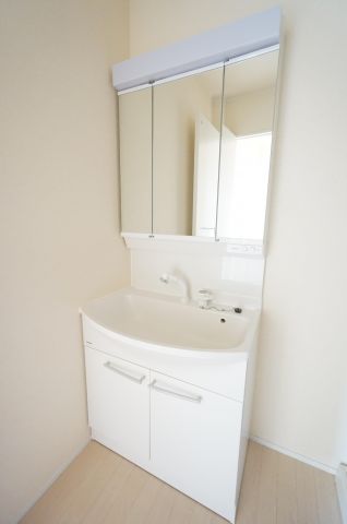 洗面設備　※同タイプの写真です。