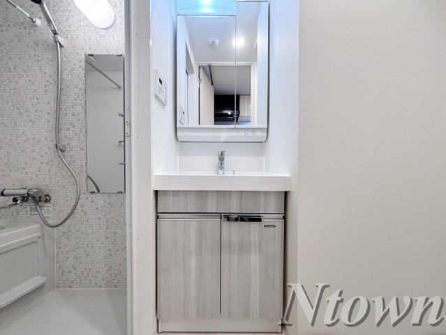 洗面設備　独立洗面台です