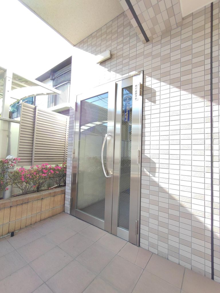 エントランス　バルコニー