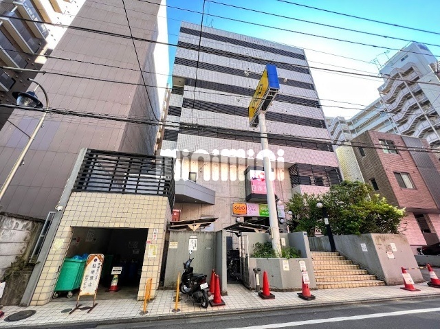 建物外観　重厚感のあるしっかりしたつくりのマンション