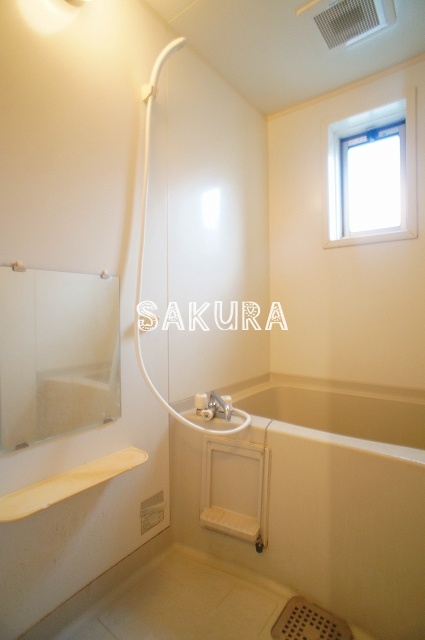 バス・シャワールーム　日々の疲れを癒すお風呂です♪