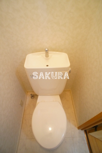 トイレ　落ち着いた色調のトイレです♪