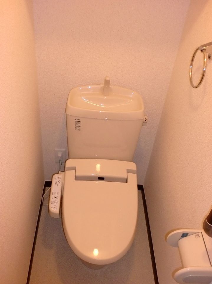 その他　ウォシュレット付き
