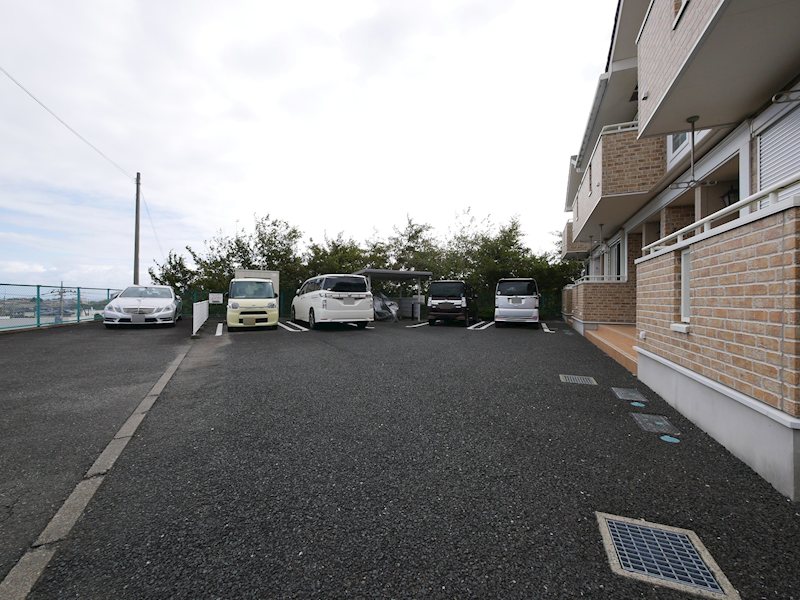 駐車場　敷地内駐車場