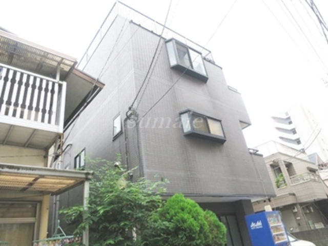 建物外観　３階建です☆