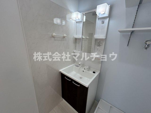 洗面設備　独立洗面台、朝の身支度には欠かせません