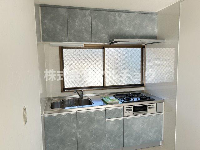 キッチン　コンパクトなキッチンで掃除もラクラク