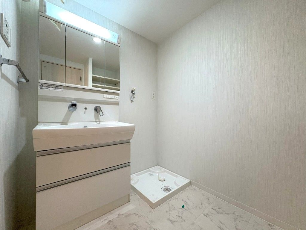 洗面設備　広い洗面スペースです★