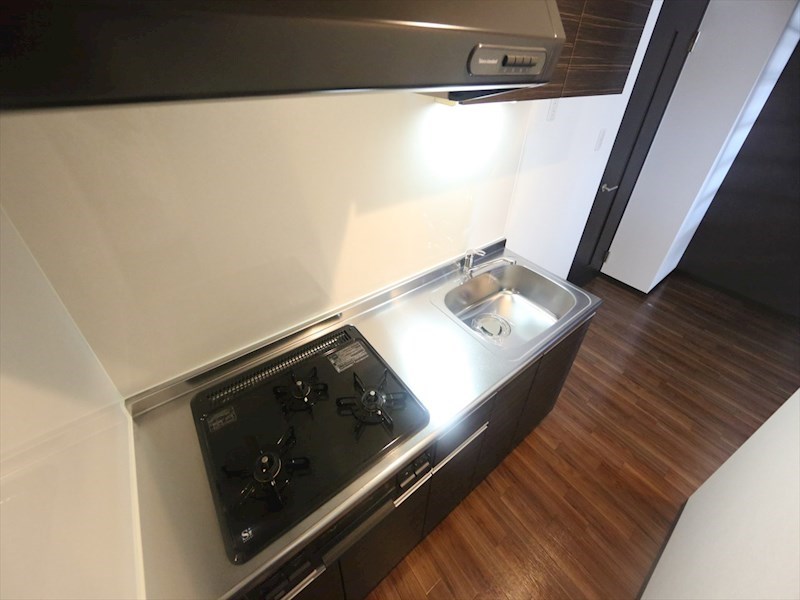 キッチン　システムキッチン（ガス3口グリル付）イメージ写真