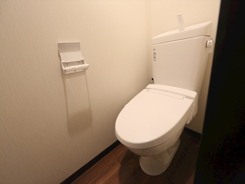 トイレ　温水洗浄暖房便座付トイレ　イメージ写真