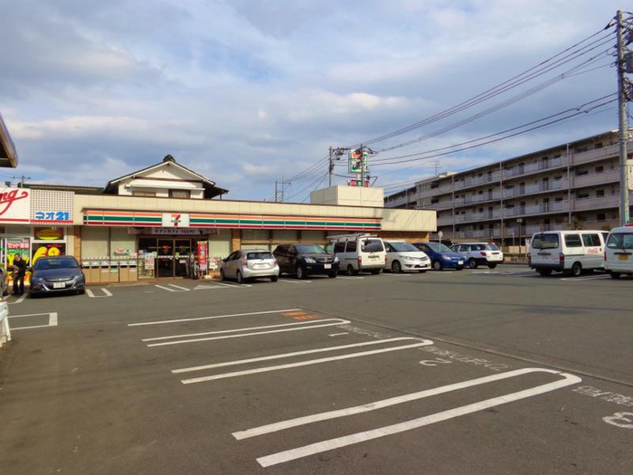 コンビニ　セブンイレブン（コンビニ）まで350m