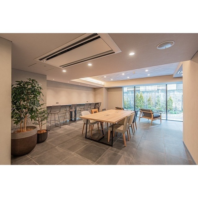 ロビー　ワークラウンジ