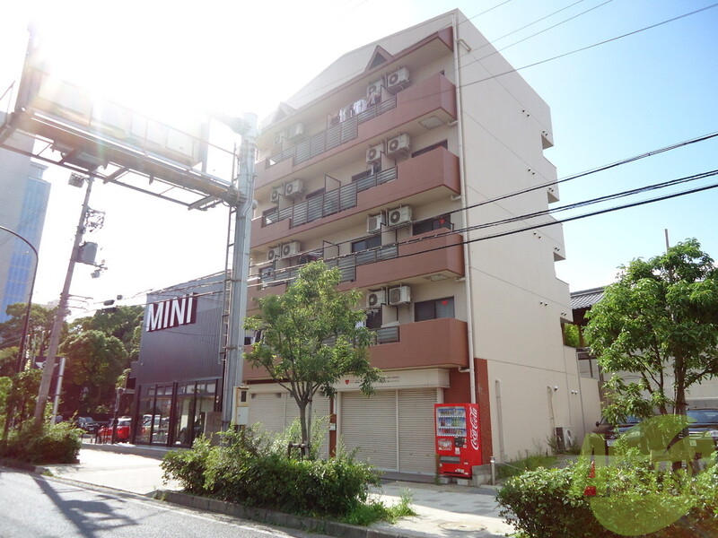 建物外観　すっきりした外観です。